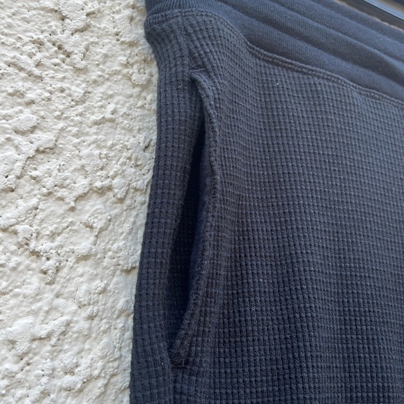 Tna Aritzia Black Waffle Knit Jogger Pant Women's Size S - Picture 4 of 10